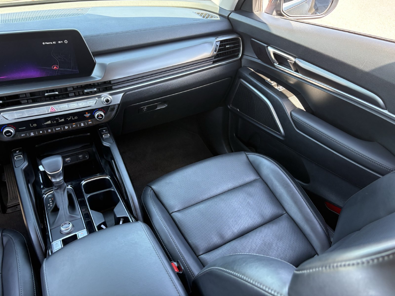 Used 2025 Kia Telluride S FWD image 17