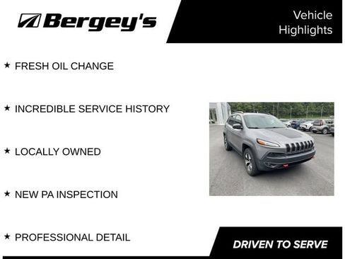 Used 2017 Jeep Cherokee Trailhawk AWD/4WD image 4