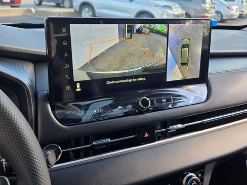 New 2025 Mitsubishi Outlander SE image 27