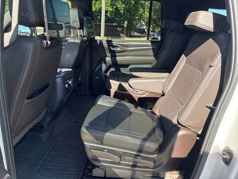 Used 2023 GMC Yukon XL Denali w/ Denali Reserve Package AWD/4WD image 26