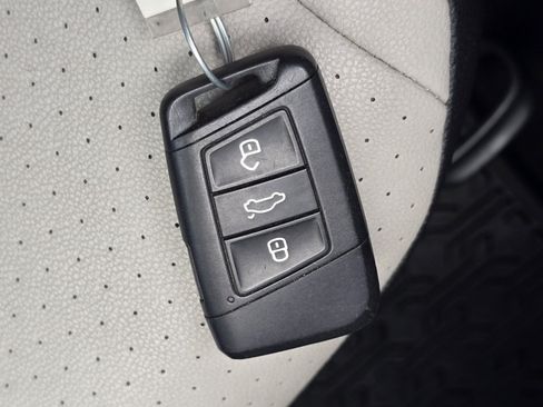 Used 2020 Volkswagen Jetta R-Line w/ R-Line Cold Weather Package FWD image 35