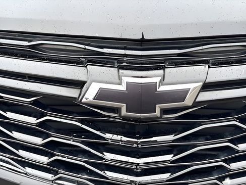 Used 2024 Chevrolet Equinox Premier AWD/4WD image 24