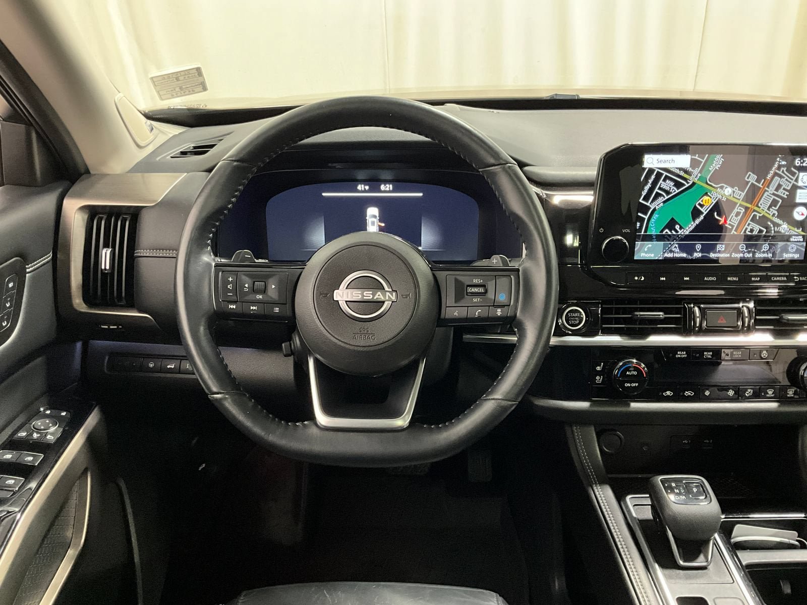 Used 2023 Nissan Pathfinder Platinum AWD/4WD image 7