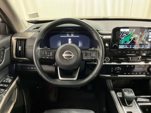 Used 2023 Nissan Pathfinder Platinum AWD/4WD image 7