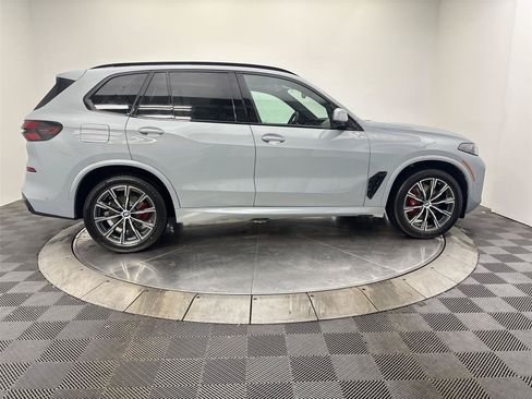 New 2026 BMW X5 xDrive40i w/ M Sport Package AWD/4WD image 17