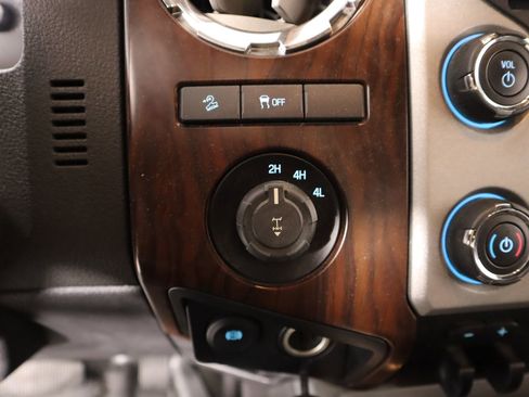 Used 2016 Ford F250 Lariat w/ Chrome Package image 8