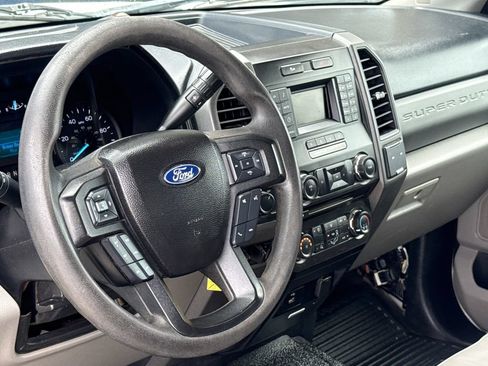 Used 2018 Ford F250 XL w/ Power Equipment Group RWD image 18