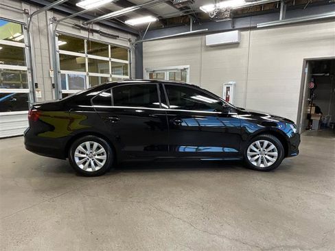 Used 2017 Volkswagen Jetta S image 6