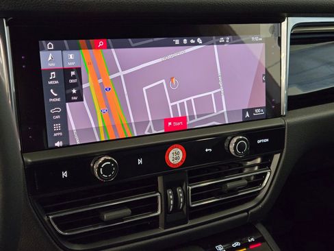 New 2025 Porsche Macan Base image 19