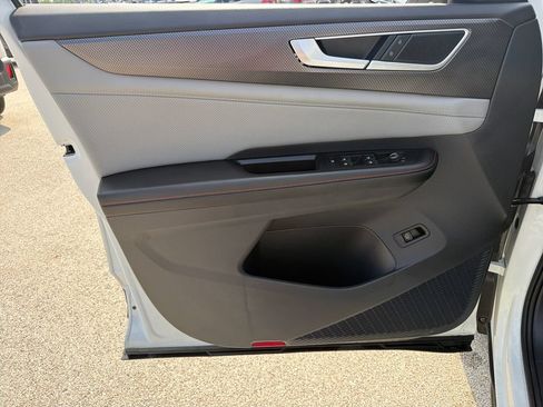 Certified 2024 Volkswagen Atlas Peak Edition SEL AWD/4WD image 9