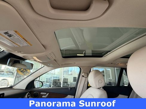 Used 2022 Mercedes-Benz GLC 300 4MATIC w/ Premium Package Lite image 6