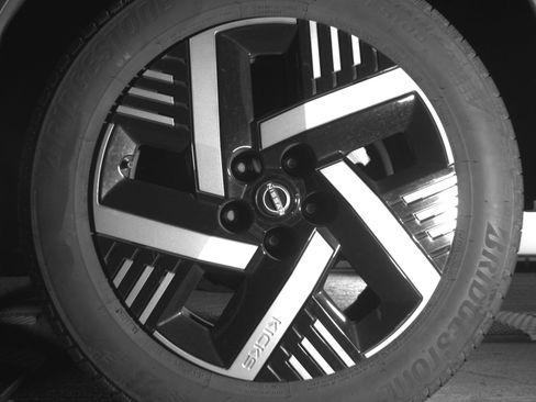 Used 2025 Nissan Kicks SV image 14