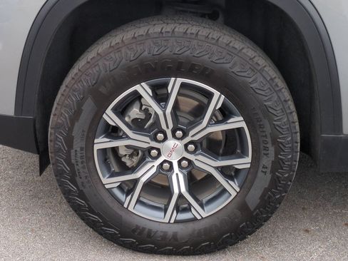 Used 2025 GMC Acadia AT4 w/ Luxury Package AWD/4WD image 45