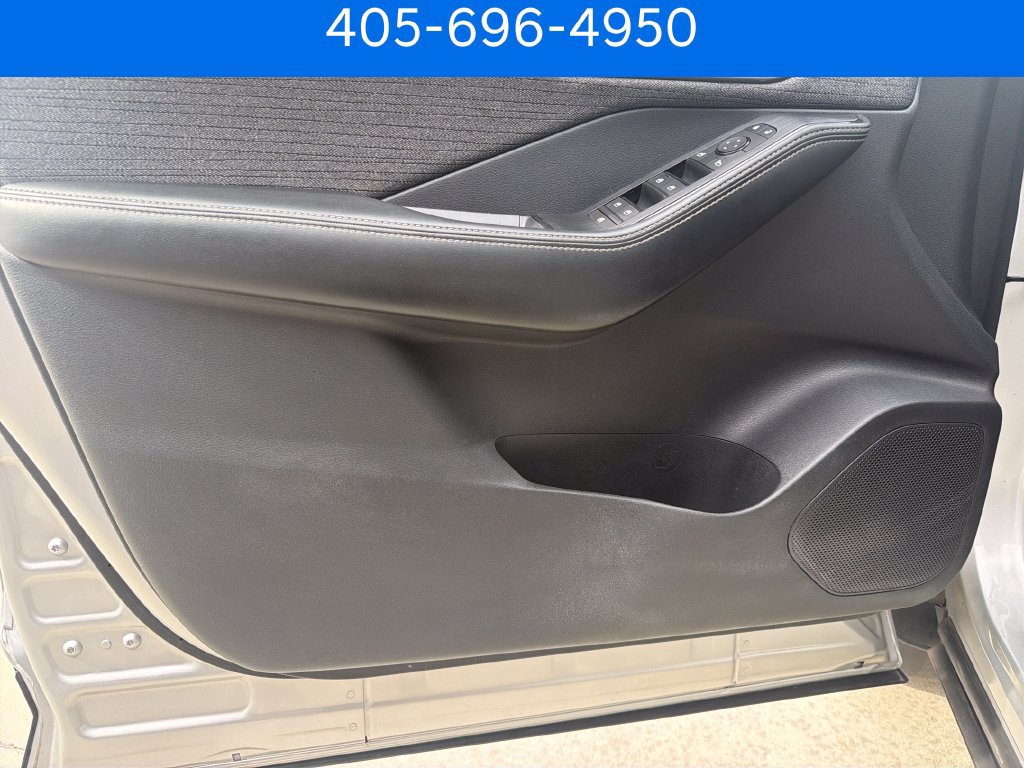 Used 2023 Nissan Rogue SV FWD image 16