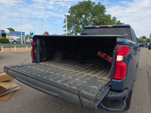 Used 2024 Chevrolet Silverado 1500 RST AWD/4WD image 17