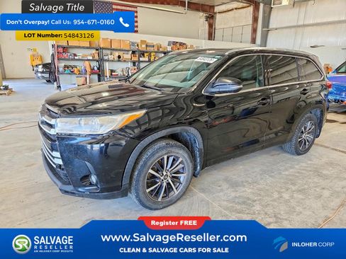 Used 2017 Toyota Highlander XLE w/ Carpet Mat Package AWD/4WD image 1