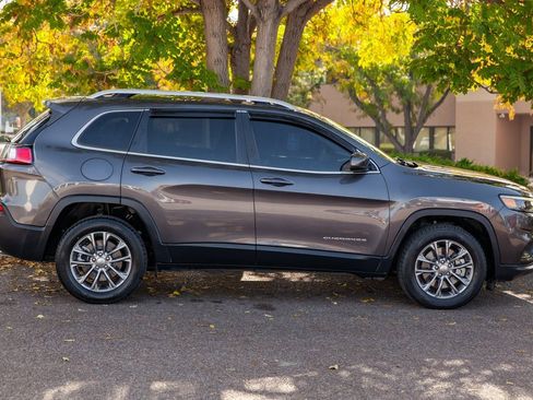 Used 2019 Jeep Cherokee Latitude Plus w/ Cold Weather Group image 4