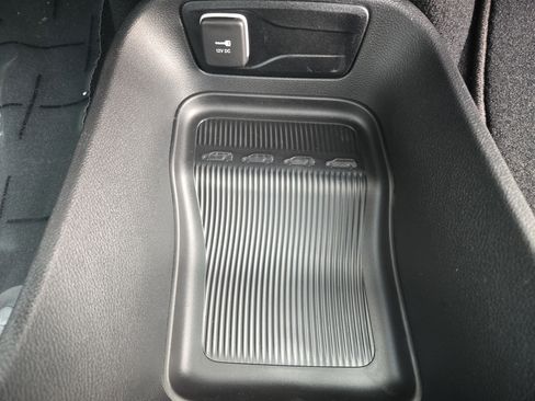 New 2026 Chrysler Pacifica Select image 30