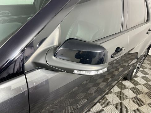 Used 2019 Ford Explorer Sport image 12