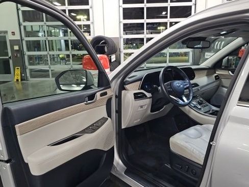 Used 2022 Hyundai Palisade SEL w/ Premium Package image 11