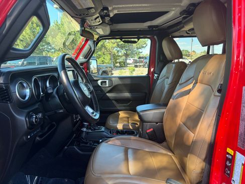 Used 2021 Jeep Wrangler Unlimited Sahara w/ Cold Weather Group AWD/4WD image 12