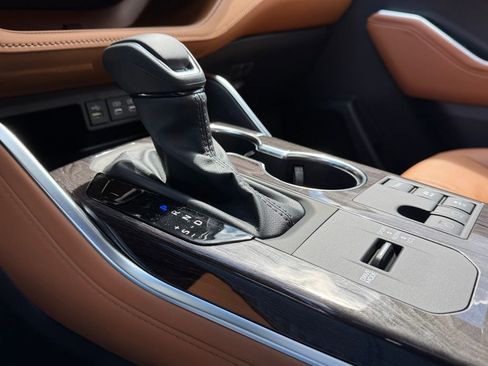 New 2026 Toyota Highlander Platinum image 30