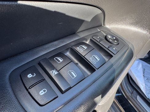 Used 2019 Jeep Grand Cherokee Limited w/ Luxury Group II AWD/4WD image 19