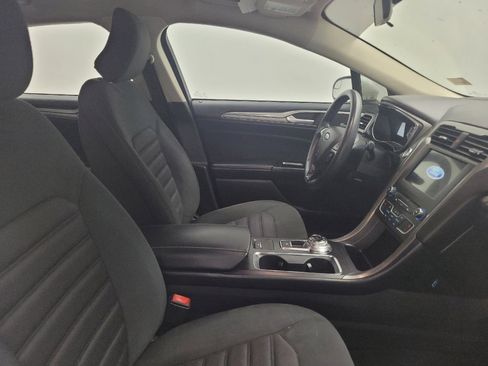 Used 2017 Ford Fusion SE w/ Fusion SE Technology Package FWD image 21