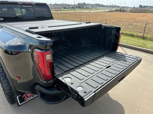 Used 2025 GMC Sierra 3500 Denali w/ Denali Reserve Package image 24