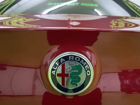 Used 2020 Alfa Romeo Giulia w/ Nero Edizione image 13