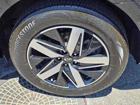 Used 2021 Kia Sorento S FWD image 9