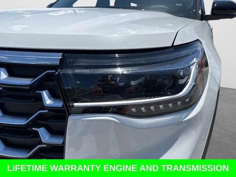 Certified 2026 Ford Explorer Platinum RWD image 10