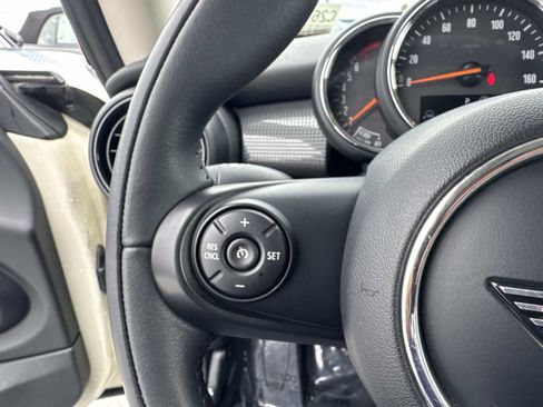 Used 2020 MINI Cooper 2-Door Hardtop image 12