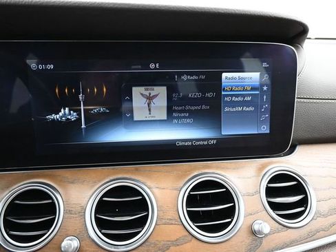 Used 2018 Mercedes-Benz E 300 4MATIC image 22