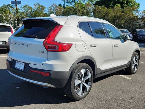 Certified 2023 Volvo XC40 B5 Plus w/ Driver Assist Package AWD/4WD image 6