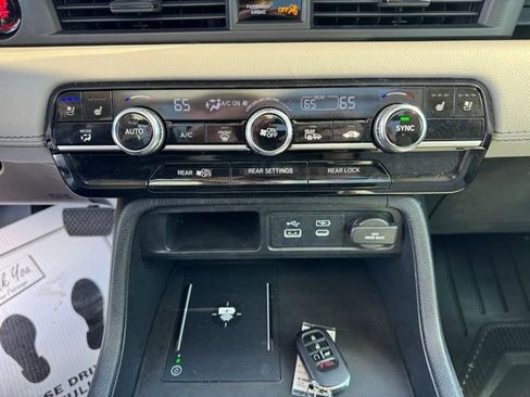 Used 2025 Honda Pilot Elite image 17