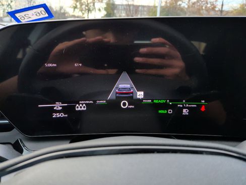 Used 2025 Audi Q6 e-tron Premium w/ Convenience Package image 21