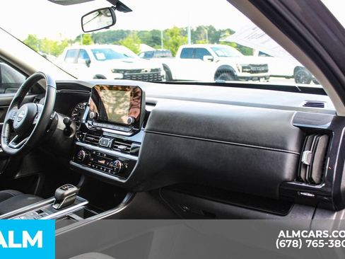 Used 2025 Nissan Pathfinder SV FWD image 24