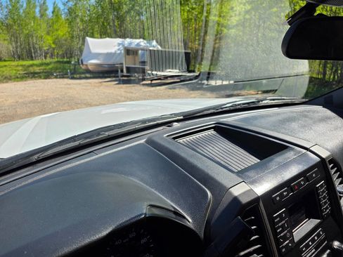 Used 2022 Ford F250 XL w/ Power Equipment Group AWD/4WD image 32
