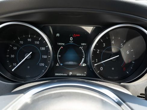 Used 2018 Jaguar XE S RWD image 20