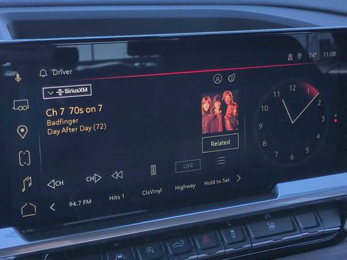 Used 2025 GMC Sierra 1500 SLT image 13