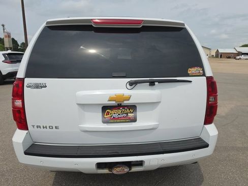 Used 2014 Chevrolet Tahoe LT w/ Luxury Package AWD/4WD image 4