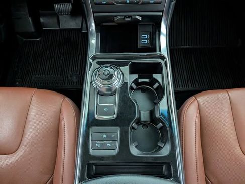 Certified 2019 Ford Edge Titanium w/ Equipment Group 301A image 33