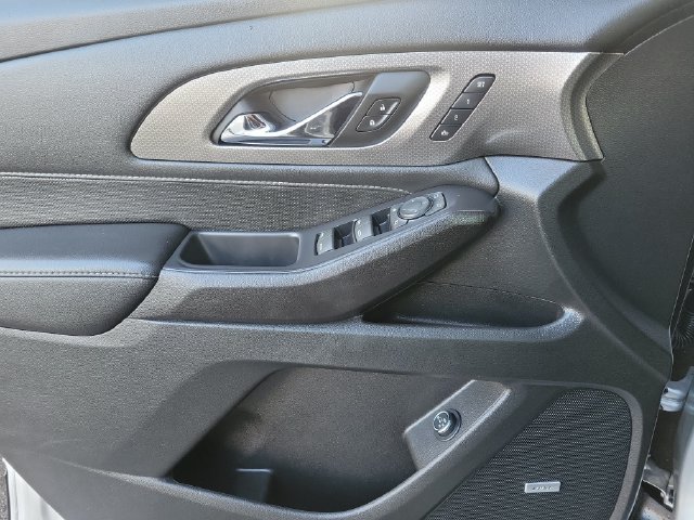 Used 2022 Chevrolet Traverse Premier w/ Redline Edition FWD image 21