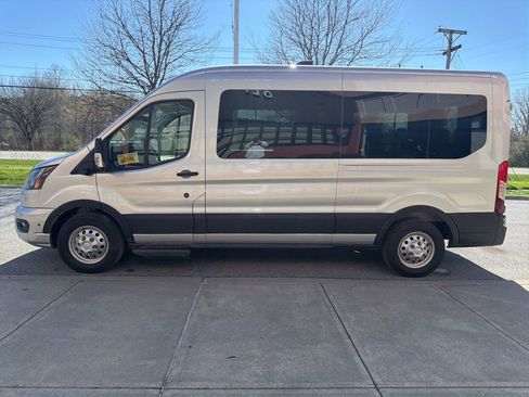 New 2026 Ford Transit 350 148 Medium Roof Wagon AWD image 4