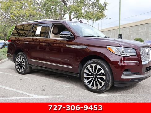 Used 2024 Lincoln Navigator Reserve image 11