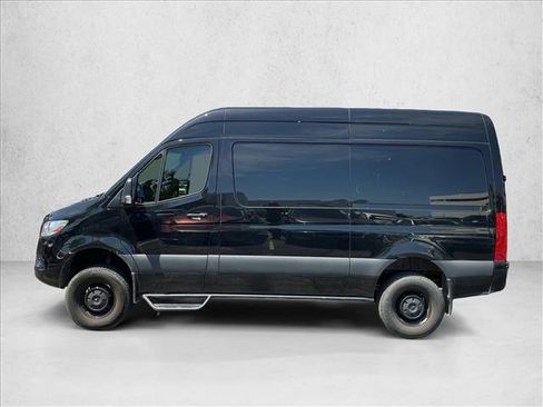 Used 2022 Mercedes-Benz Sprinter 2500 image 8