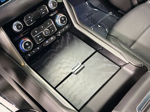 Used 2023 GMC Yukon Denali image 29