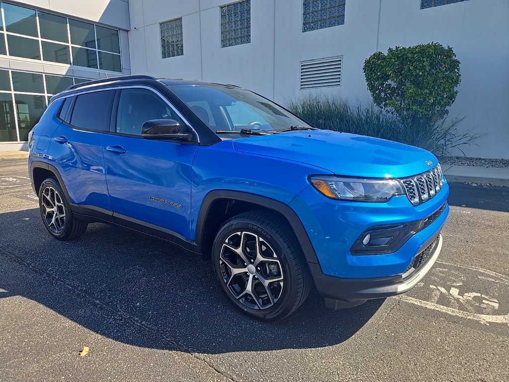 Used 2024 Jeep Compass Limited AWD/4WD image 4