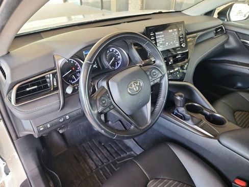 Used 2022 Toyota Camry SE image 10